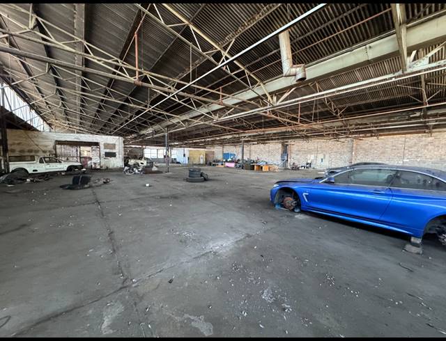 1,799M² WAREHOUSE TO LET IN NEWLANDS